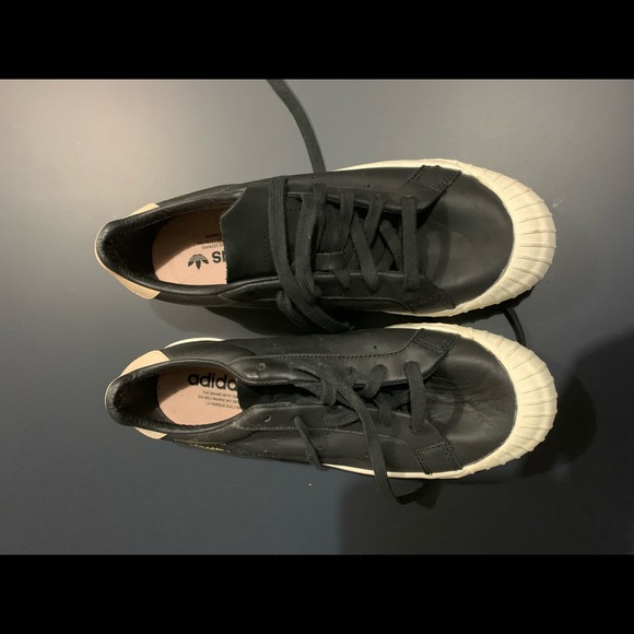 Adidas shoes for women - Picture 3 of 6